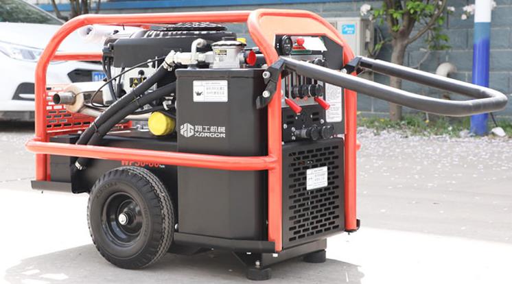 液(yè)壓動力站