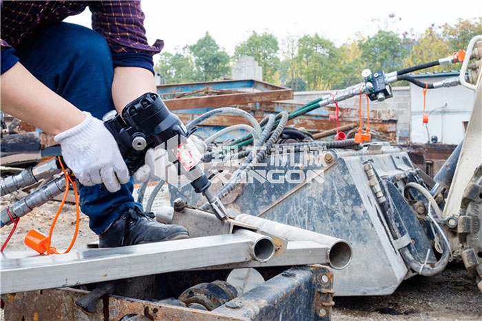 液壓沖擊扳手 液(ye)壓沖擊扳手
